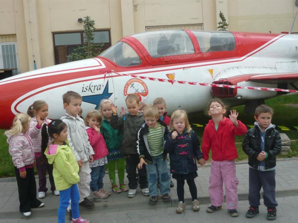 Dzieci w Instytucie Lotnictwa/ fot. Instytut Lotnictwa