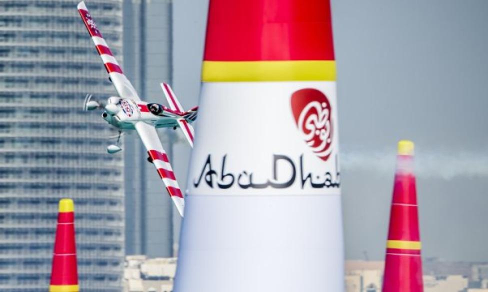 Red Bull Air Race: Bonhomme zwyciężył w Abu Dhabi (fot. Andreas Langreiter-Red Bull Content Pool)