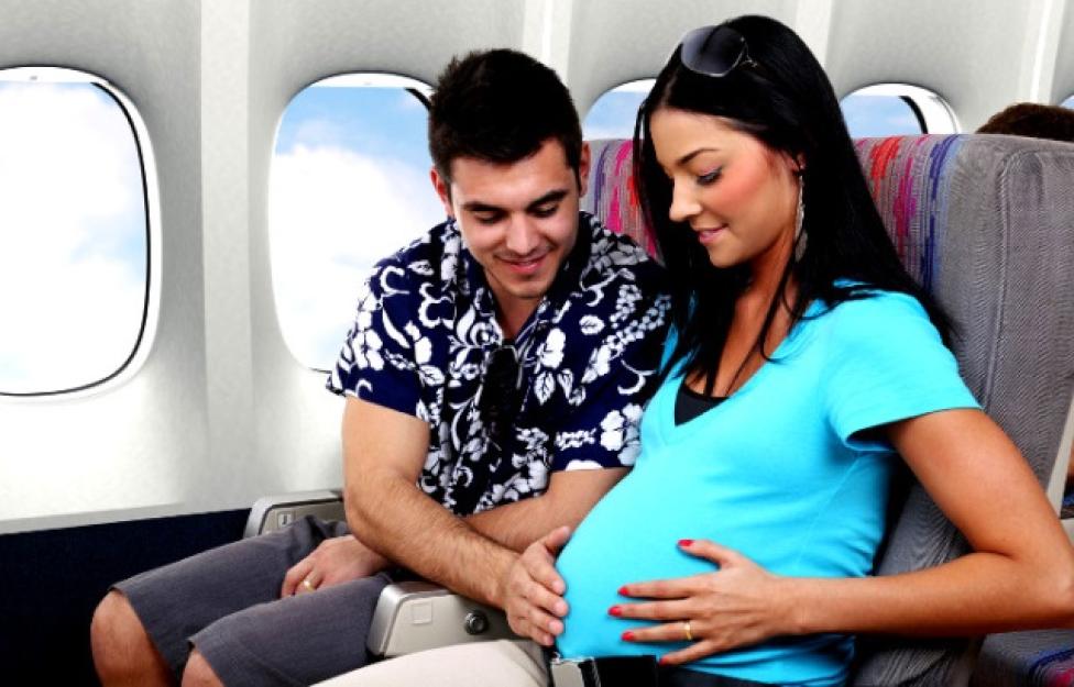W niezbyt zaawansowanej ciąży można latać (fot. Getty Images)