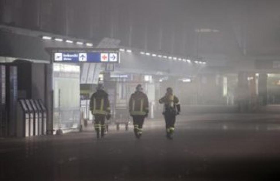 Gigantyczny chaos po pożarze na rzymskim lotnisku Fiumicino (fot. PAP/EPA)