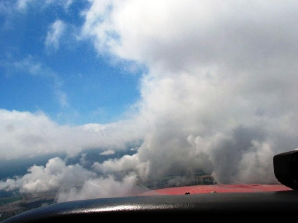 Widok chmur z kokpitu (fot. nwas.org)