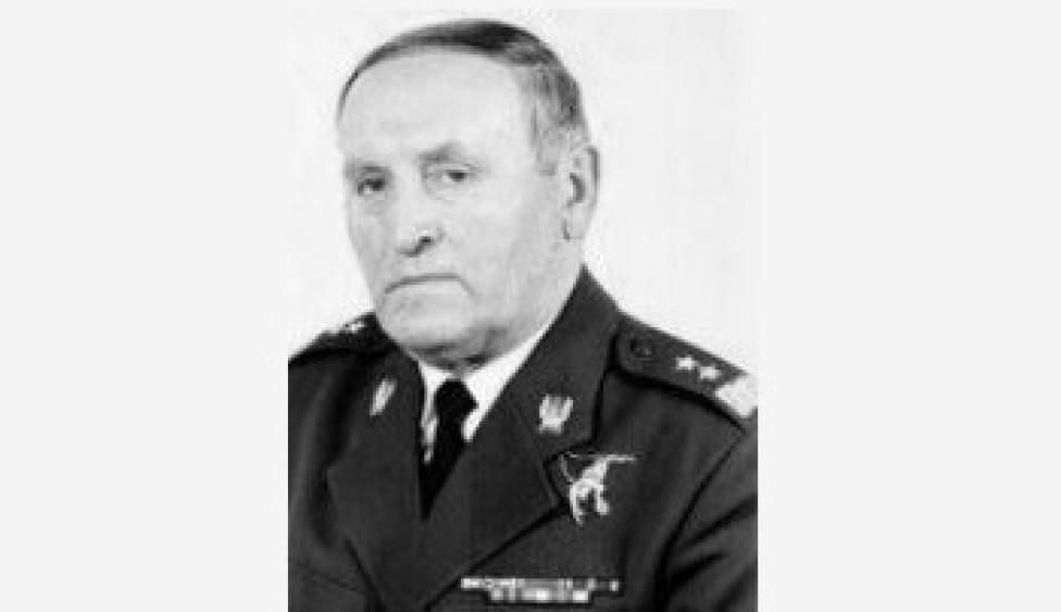 Gen. dyw. pil. Henryk Pietrzak (fot. 28 Słupski Pułk Lotnictwa Myśliwskiego/Facebook)