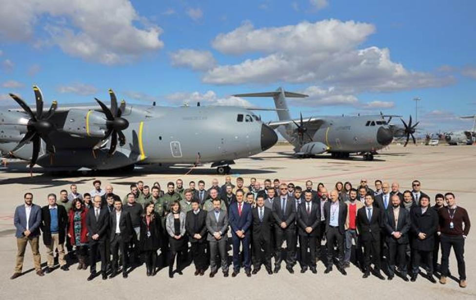 Przekazanie dwóch egzemplarzy nowej generacji samolotów transportowych A400M (fot. Airbus)