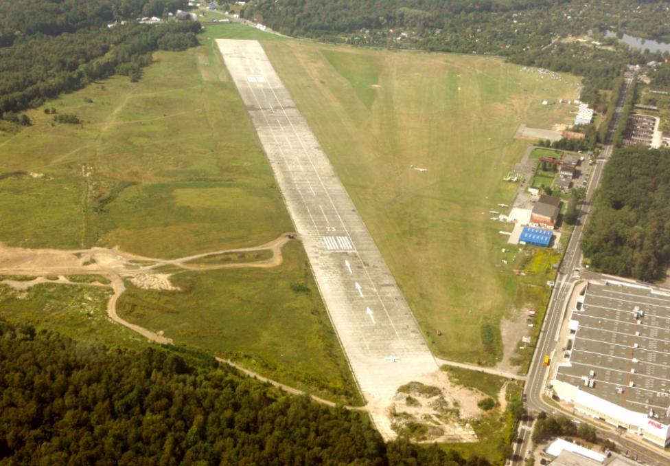 Lotnisko Katowice Muchowiec, źródło: lotniska.dlapilota.pl