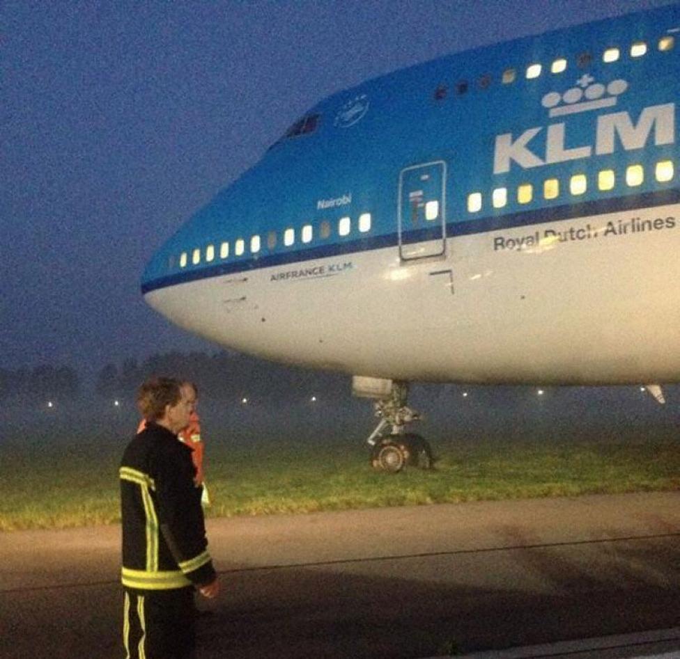 B744 KLM zjechał z pasa startowego w Amsterdamie