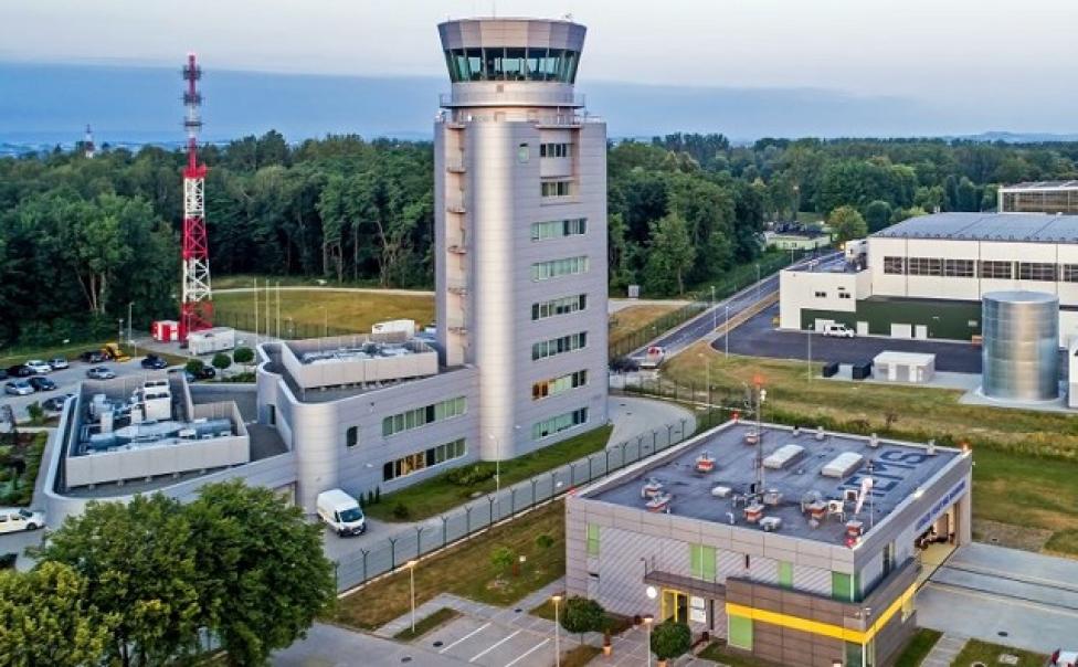 Wieża lotniska w Krakowie, fot. pansa.pl