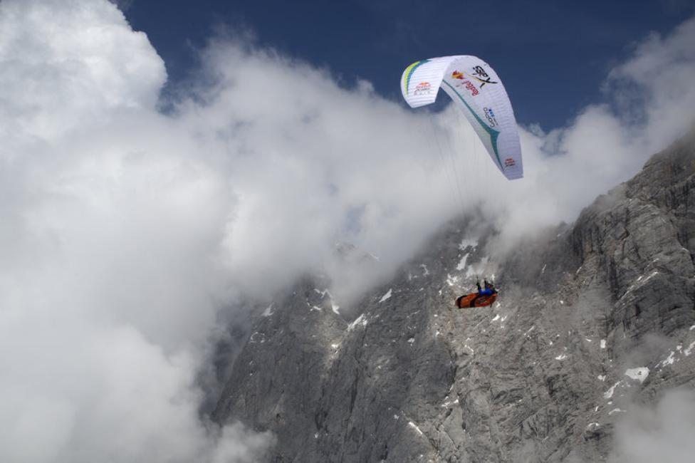 Red Bull X-Alps 2013, for. Olivier Laugero