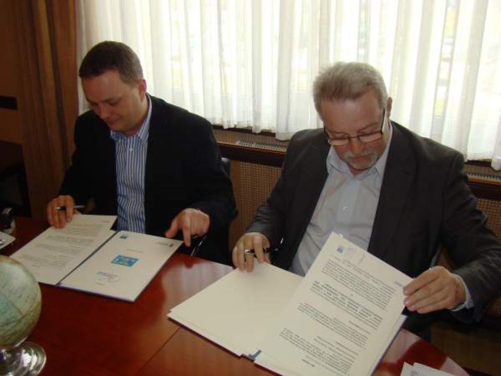 Podpisanie umowy na budowę zbiorników retencyjnych