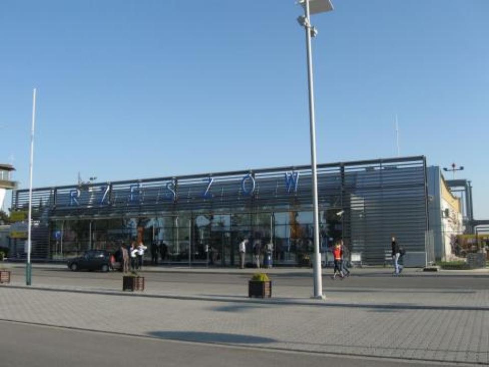 Rzeszów Jasionka, terminal