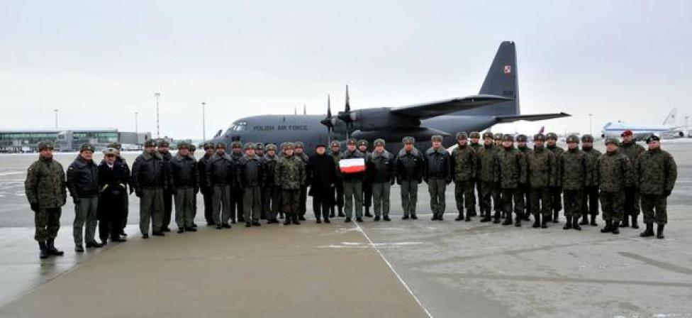 Polski kontyngent do wsparcia misji wojsk francuskich podczas pożegnania na Lotnisku Chopina, fot. Mirosław C. Wójtowicz 