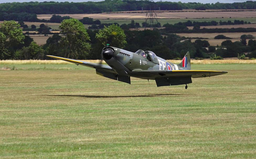Awaryjne lądowanie repliki Spitfire