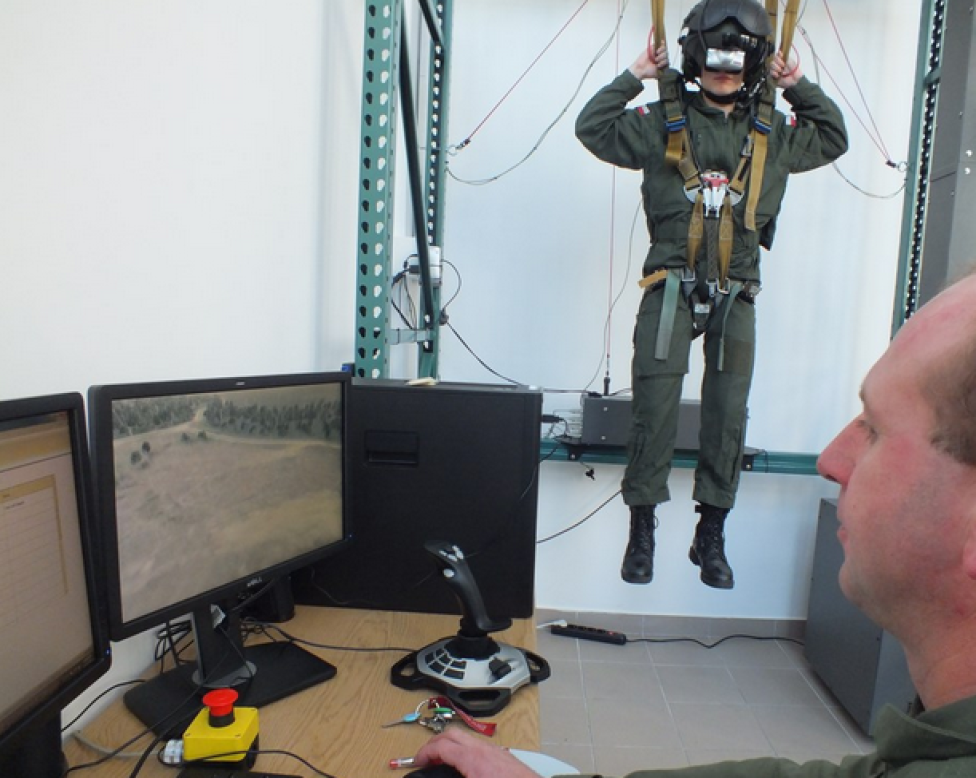 Symulator spadochronowy w WSOSP