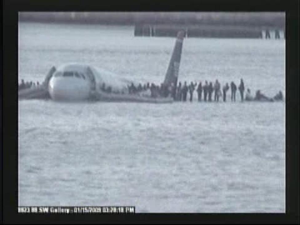 Ewakuacja z samolotu A320, na rzece Hudson
