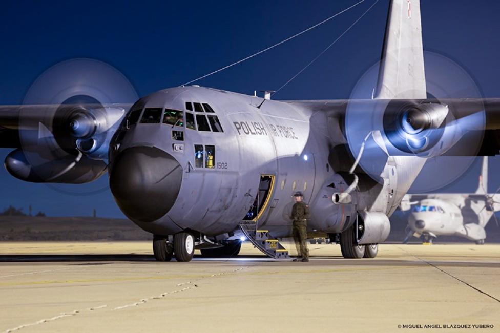 C-130 z 33 Bazy Lotnictwa Transportowego - widok z bliska (fot. Miguel Angel Blazquez Yubero)
