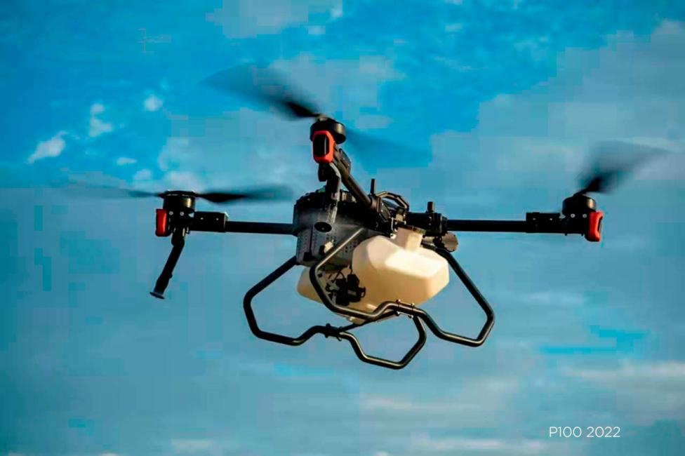 Dron firmy DroneUA w locie (fot. DroneUA)
