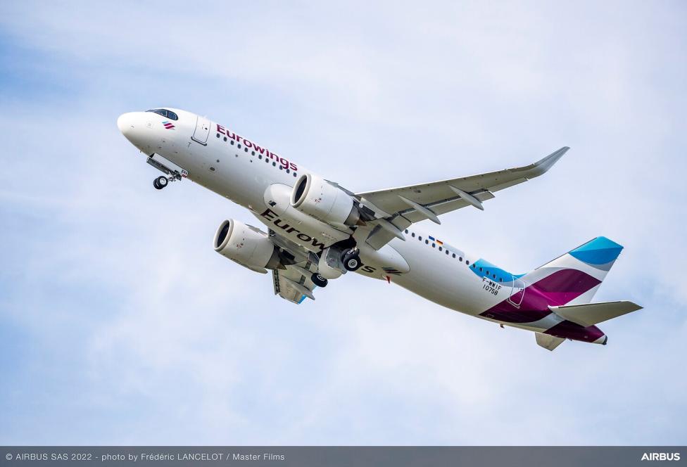 A320neo linii Eurowings w locie (fot. Airbus)