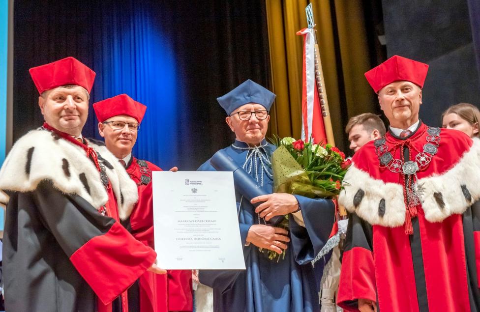 Od lewej: prof. Piotr Koszelnik, prof. PRz Lesław Gniewek, Marek Darecki, prof. Jarosław Sęp (fot. B. Motyka)