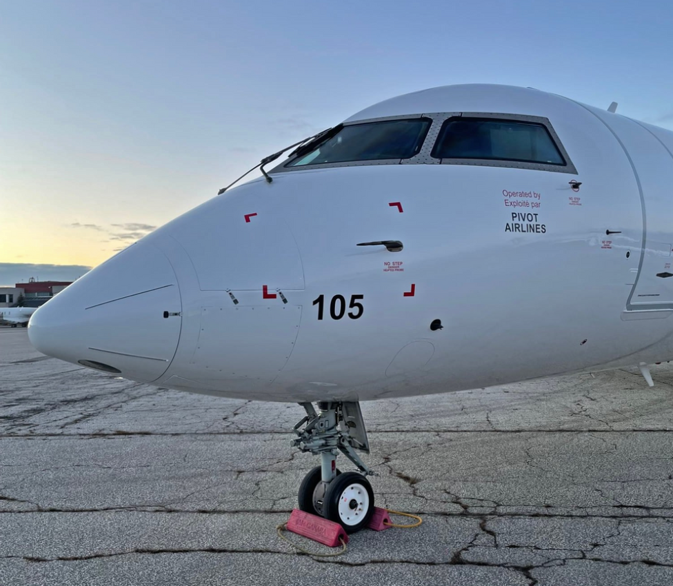 CRJ100 należący do linii Pivot Airlines, fot. Simple Flying