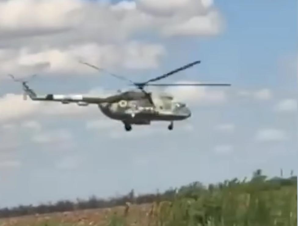 Mi-8 Ukraińskich Sił Powietrznych - lot nisko nad ziemią (fot. kadr z filmu Sił Lądowych Sił Zbrojnych Ukrainy)