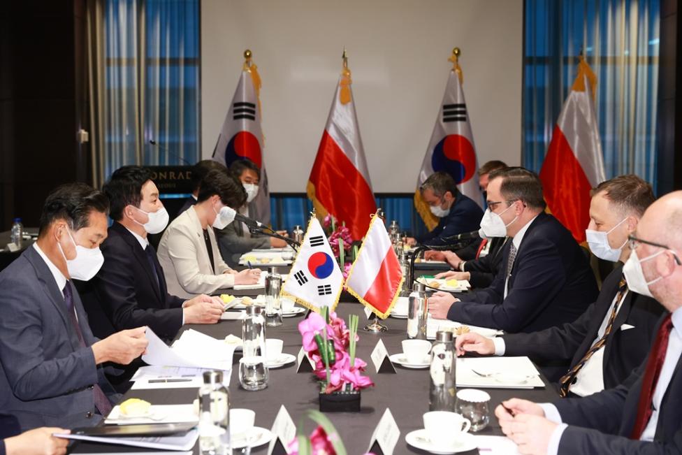 Polsko-koreańskie rozmowy w Seulu o Centralnym Porcie Komunikacyjnym (fot. CPK)
