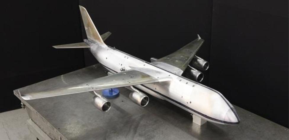 Model zmodernizowanego An-124