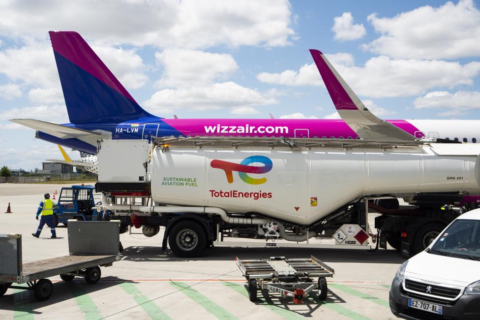 Pierwszy "zielony" lot Wizz Air z częściowym wykorzystaniem zrównoważonego paliwa lotniczego (SAF) (fot. Wizz Air, Thierry Perre)