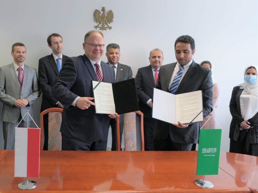 Podpisano umowę między Rządem Rzeczypospolitej Polskiej a Rządem Królestwa Arabii Saudyjskiej o komunikacji lotniczej (fot. ULC)