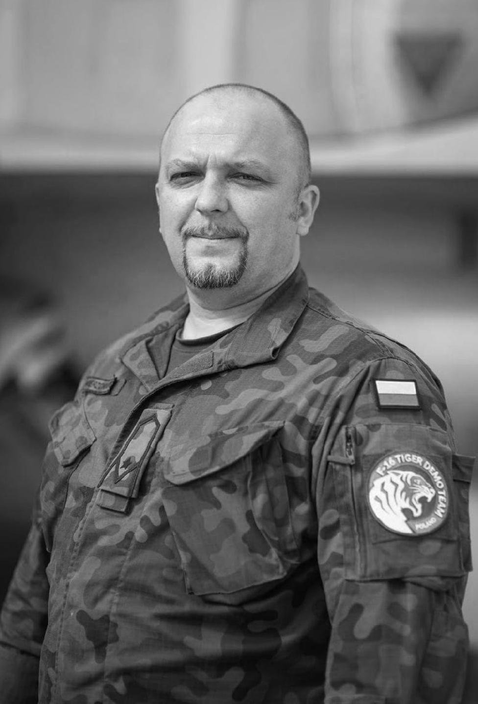 St.chor. Paweł Wierzchucki, członek F-16 Tiger Demo Team (fot. F-16 Tiger Demo Team Poland, Facebook)