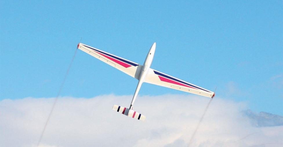 Szybowiec podczas akrobacji (fot. World Glider Aerobatic Championships 2022, Facebook)