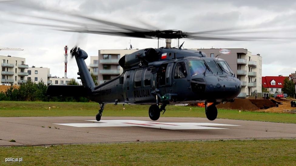 S-70i Black Hawk Policji podczas akcji transportu serca do przeszczepu (fot. policja.pl)