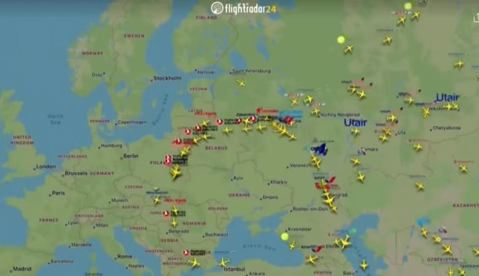 wizualizacja ruchu lotnicze z Moskwy po ogłoszeniu mobilizacji w Rosji