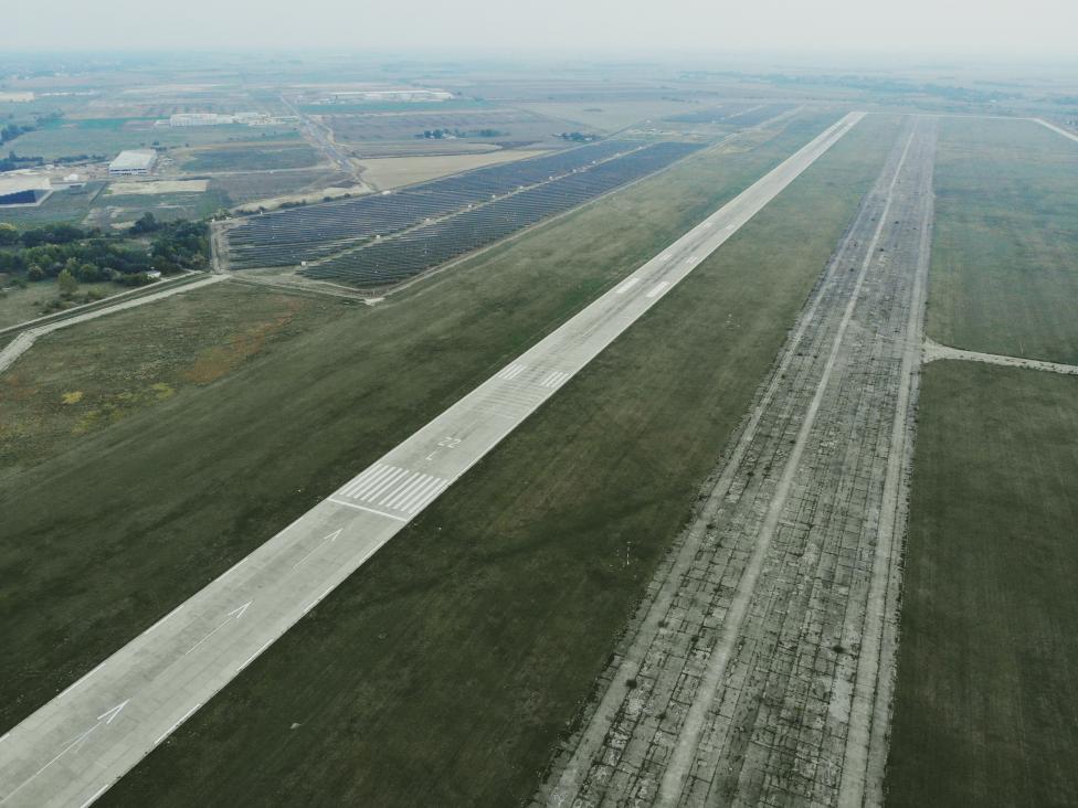 Port lotniczy Debreczyn - pas startowy (fot. Debrecen International Airport, Facebook)