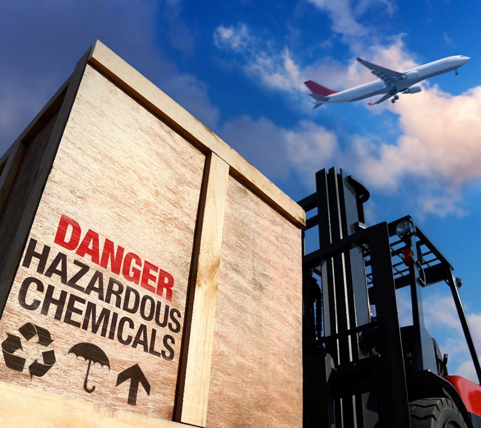 Transport materiałów niebezpiecznych drogą powietrzną (fot. ULC)