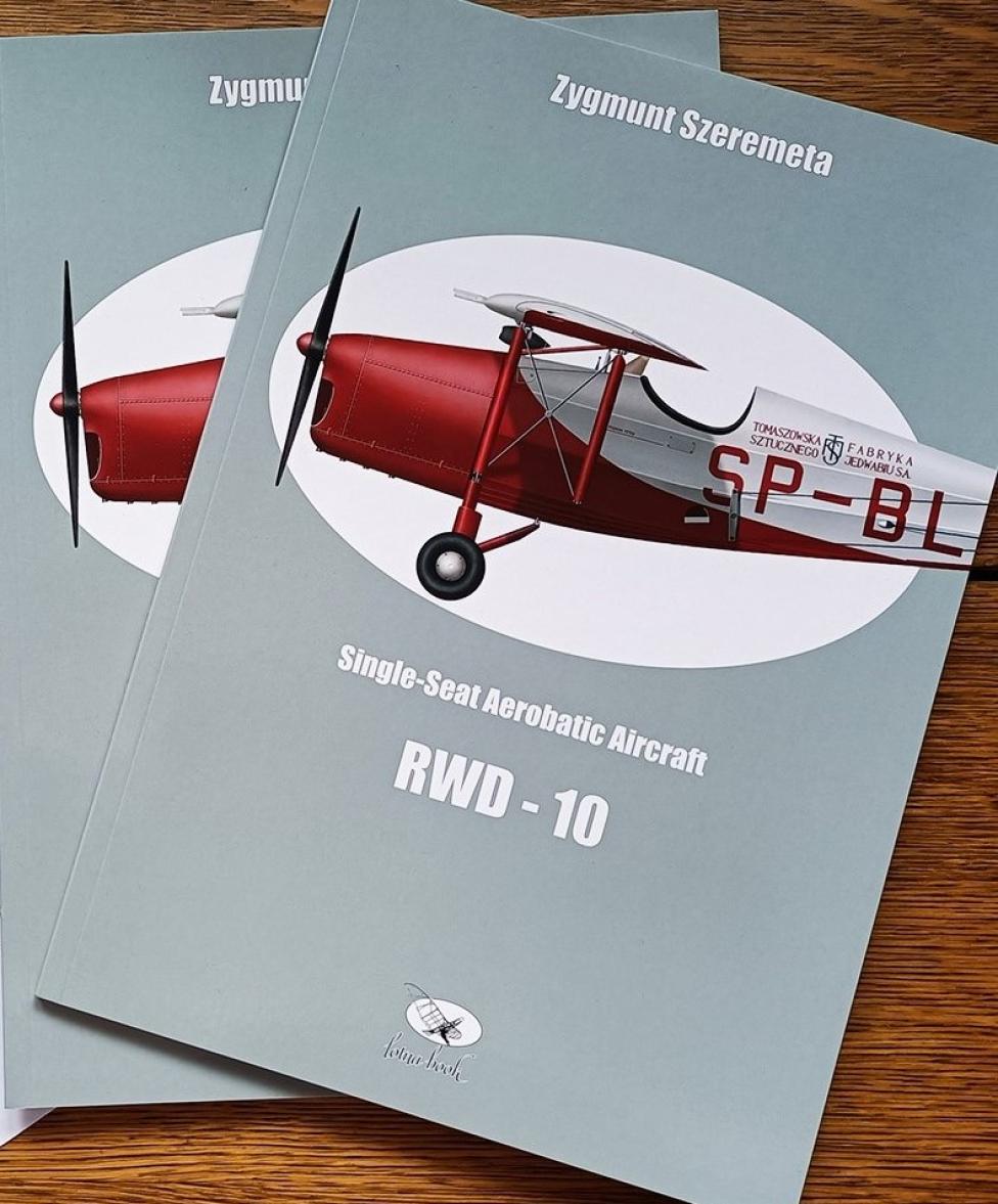 Monografia samolotu akrobacyjnego RWD-10 (fot. Krakowski Klub Seniorów Lotnictwa)
