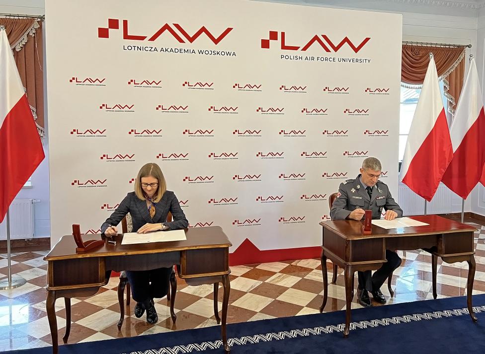 Podpisanie umowy o współpracy PAŻP i LAW (fot. PAŻP)