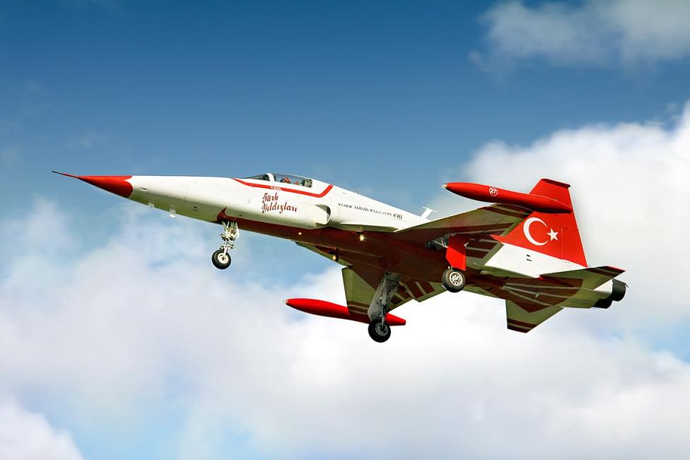 Northrop F-5 zespołu akrobacyjnego Turkish Stars (fot. konflikty.pl, Wikimedia Commons)