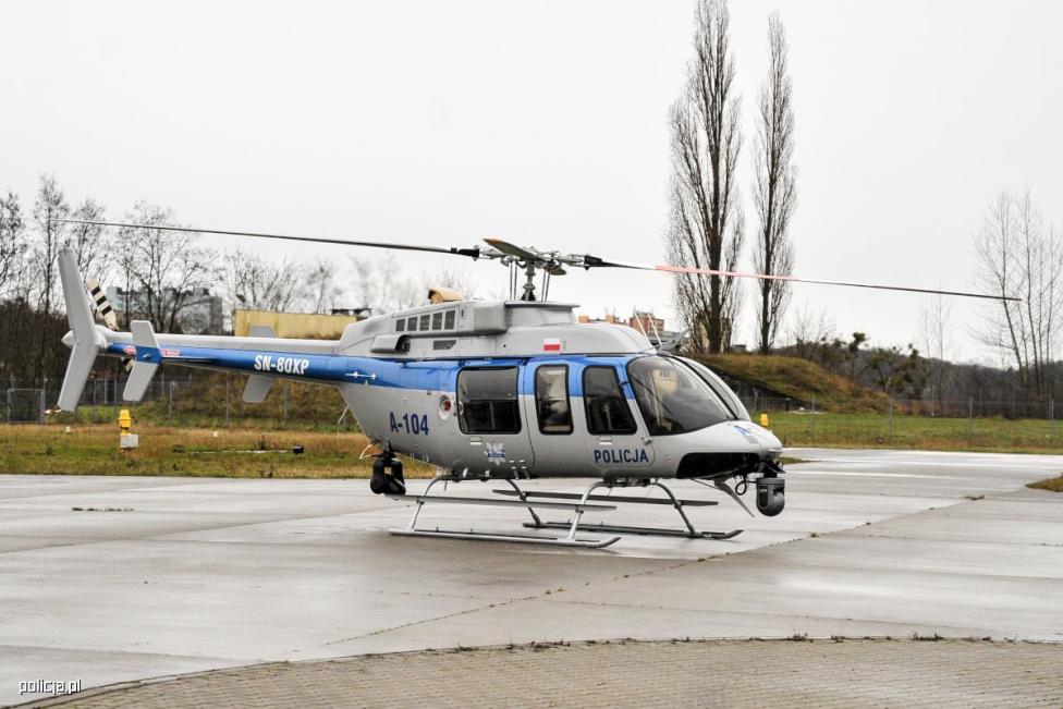 Bell-407GXi należący do Policji na lądowisku (fot. kom. Maciej Kimet z KWP w Gorzowie Wlkp.)