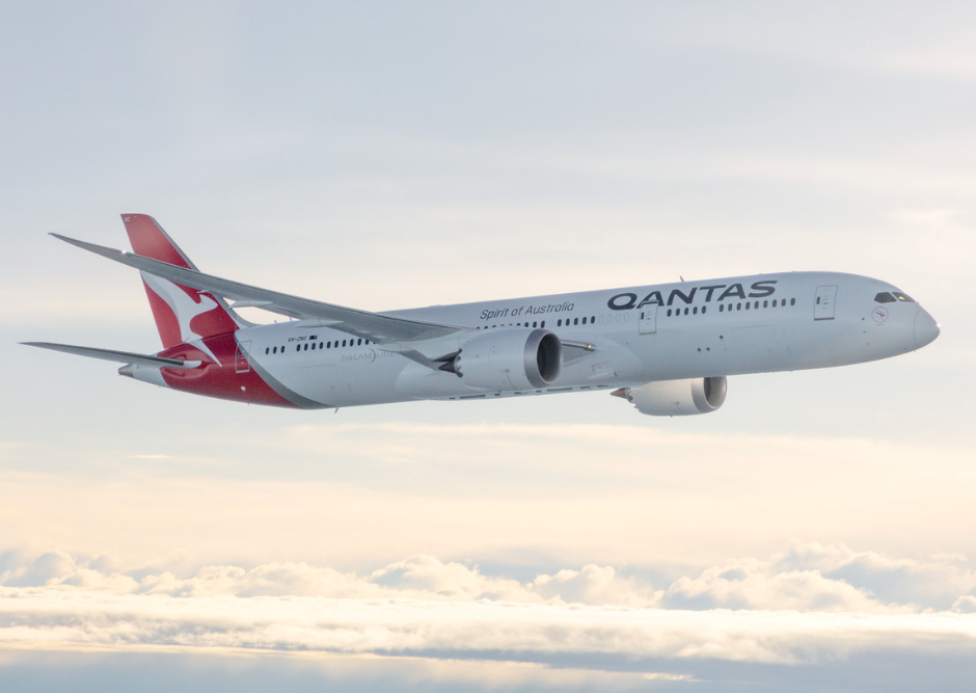 Boeing 787-9 Dreamliner należący do linii lotniczych Qantas w locie (fot. Qantas, Facebook)
