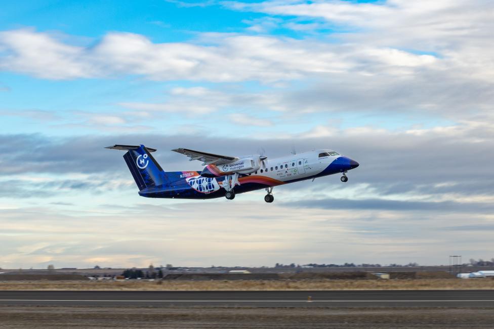 Pierwszy lot wodorowego regionalnego samolotu pasażerskiego, fot. businesswire