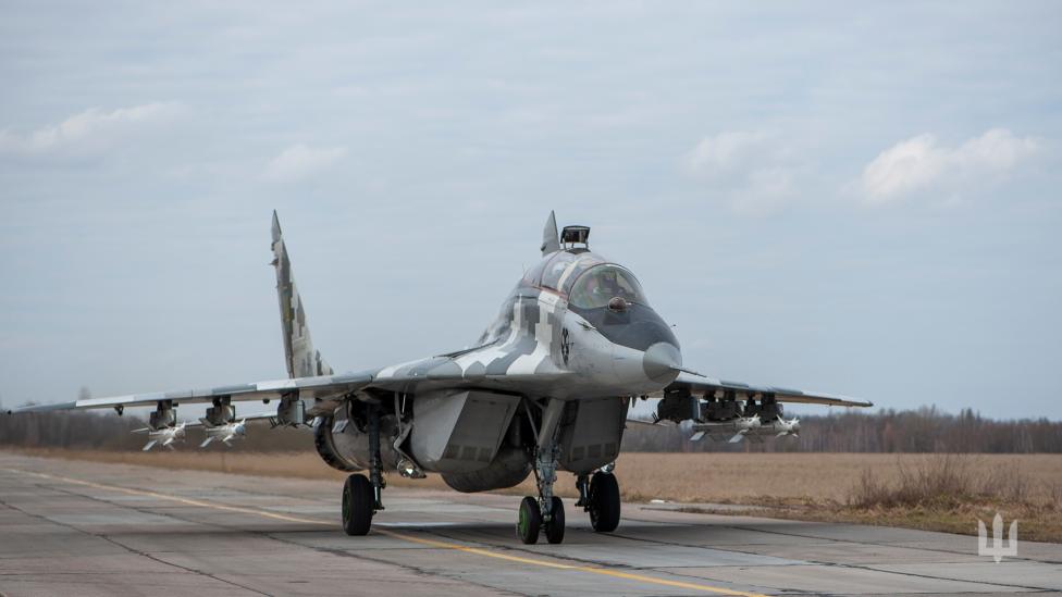 MiG-29 Ukraińskich Sił Powietrznych na lotnisku (fot. Siły Zbrojne Ukrainy, Facebook)