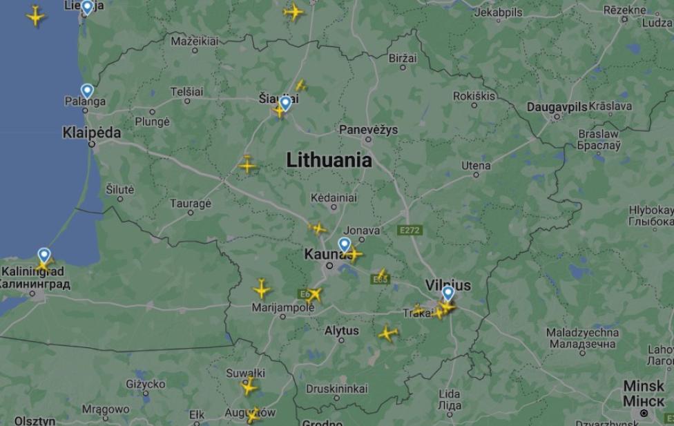Ruch lotniczy nad Litwą (fot. flightradar24.com)