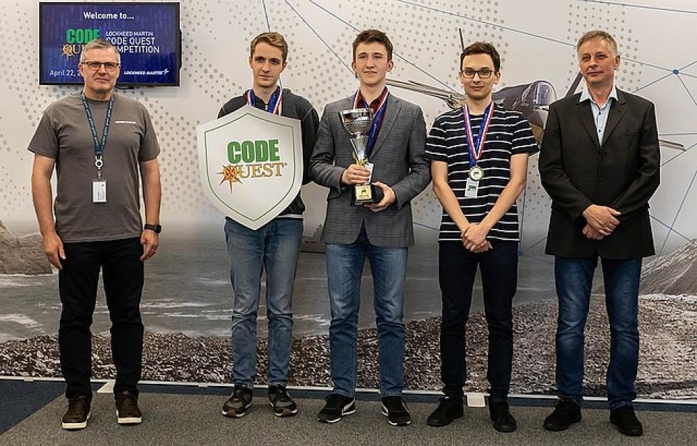 Uczniowie z Tarnowa i Dębicy zwyciężyli w konkursie programowania Lockheed Martin Code Quest (fot. PZL Mielec)