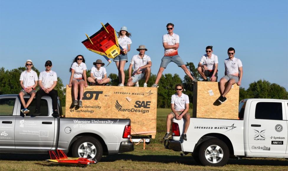 Zespół z Koła Naukowego SAE AeroDesign na zawodach SAE Aero Design East na Florydzie (fot. SAE AeroDesign Warszawa, Facebook)