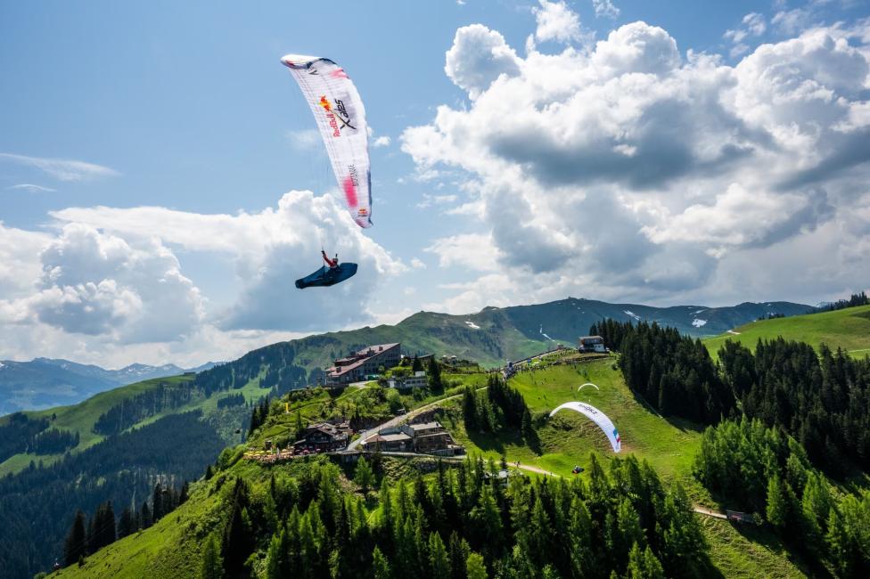 Red Bull X-Alps 2023 - Prolog - Markus Anders na paralotni (fot. Adi Geisegger)