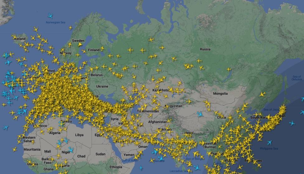 Ruch lotniczy nad Rosją i Chinami (fot. flightradar24.com)