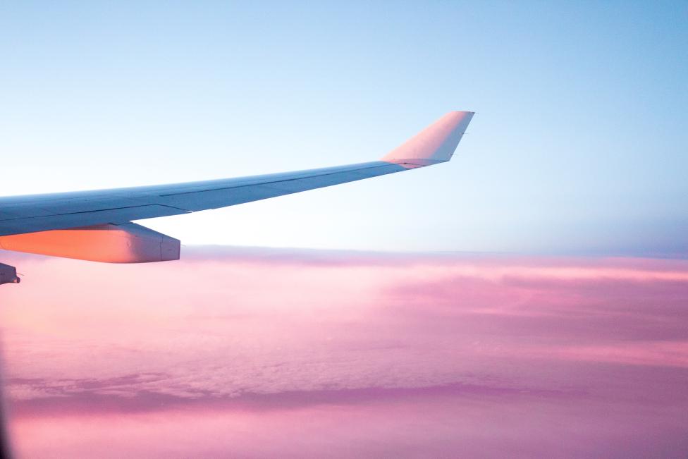 Widok z okna samolotu pasażerskiego
