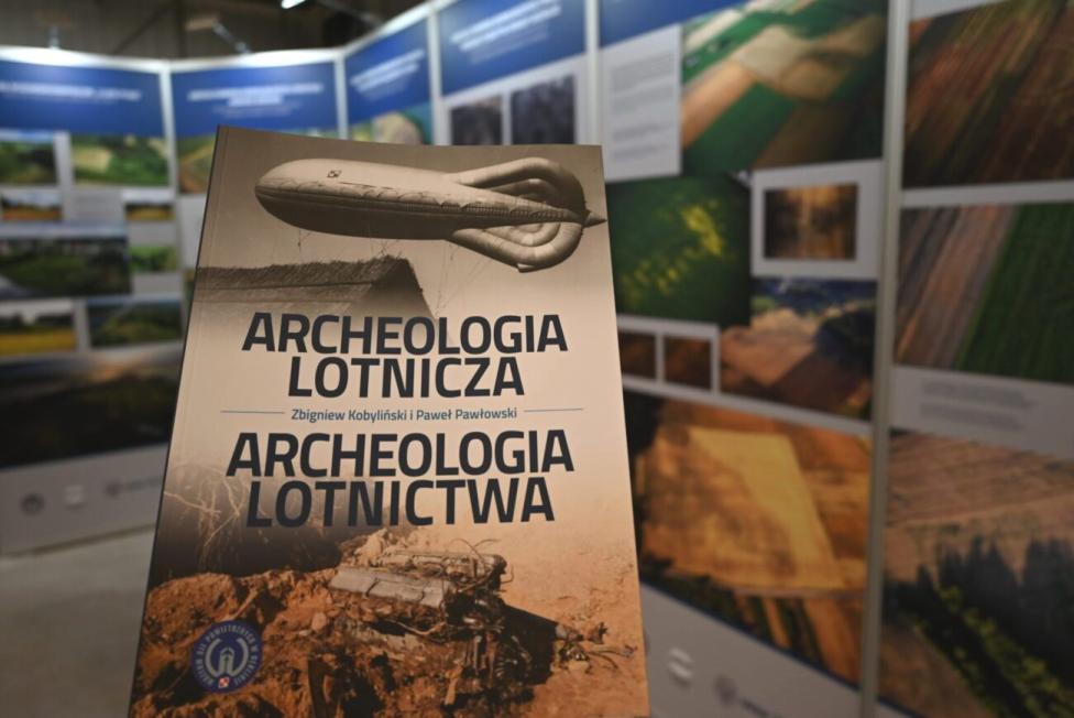 Archeologia lotnicza. Archeologia lotnictwa - książka (fot. Muzeum Sił Powietrznych)