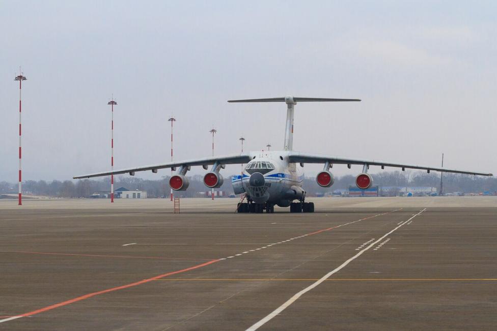 Iljuszyn Ił-76 na lotnisku (fot. Fedor Leukhin, CC BY-SA 2.0, Wikimedia Commons)