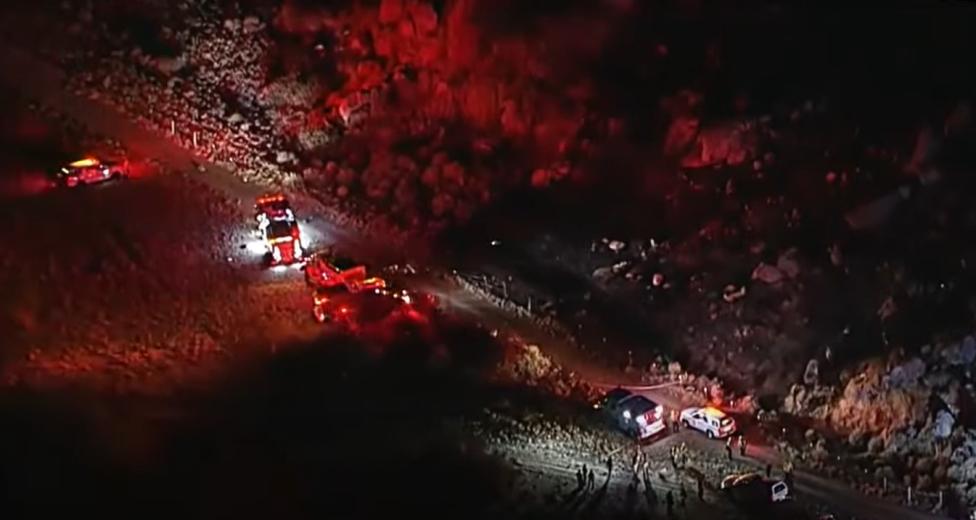 Miejsce wypadku strażackiego śmigłowca w Południowej Kalifornii (fot. kadr z filmu na youtube.com)
