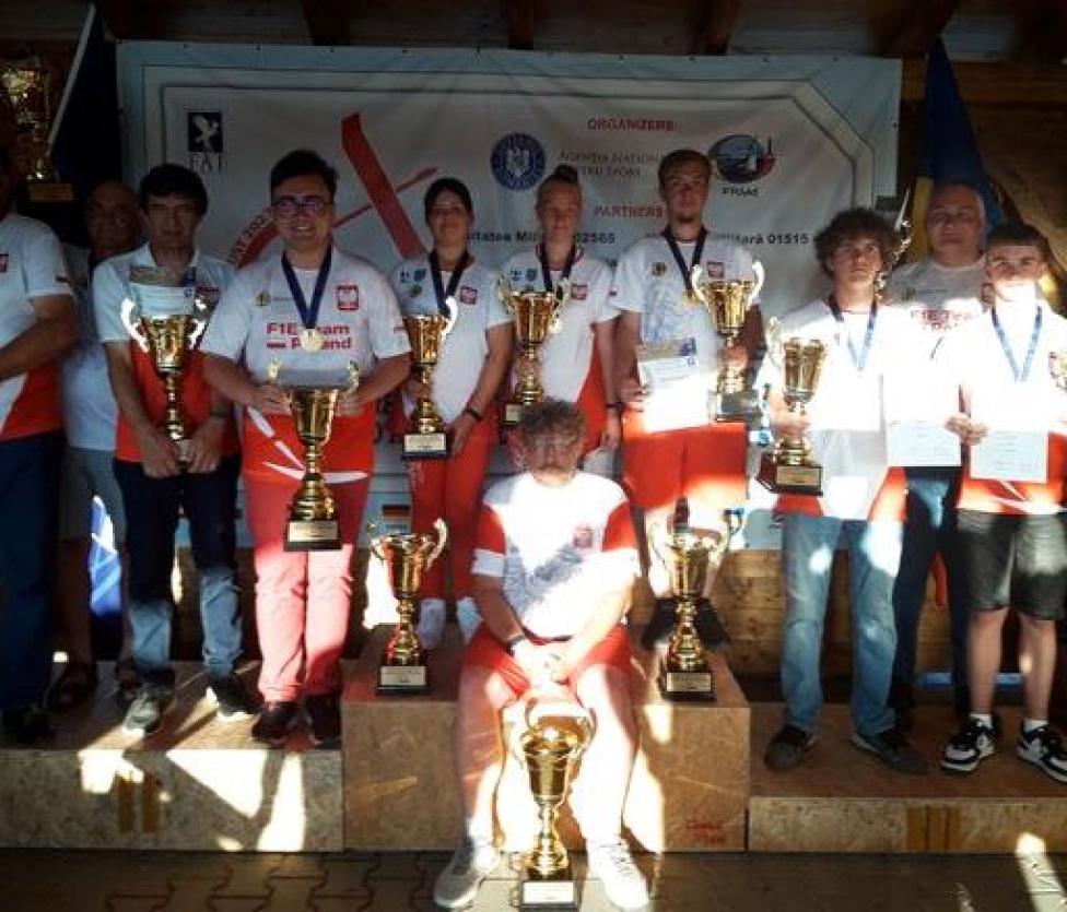 Wspaniały sukces gliwickich modelarzy na mistrzostwach w Rumunii (fot. aeroklub-polski.pl)